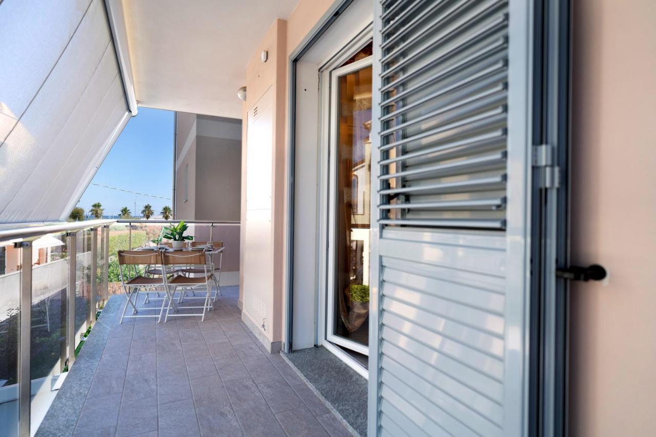 New Loano Elegante ☆☆☆☆☆ A 150 Mt Dal Mare Apartment Luaran gambar